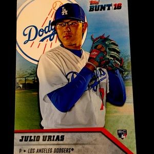 Topps bunt 16 Julio Urías rookie card #128